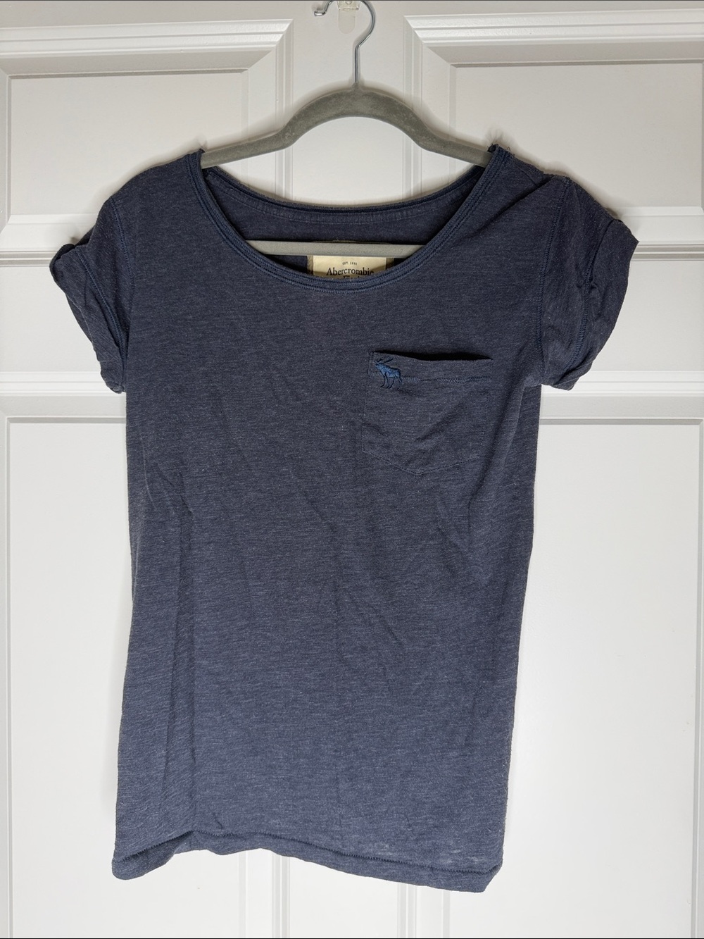 Abercrombie & Fitch Scoop Neck Pocket T-Shirt Women’s